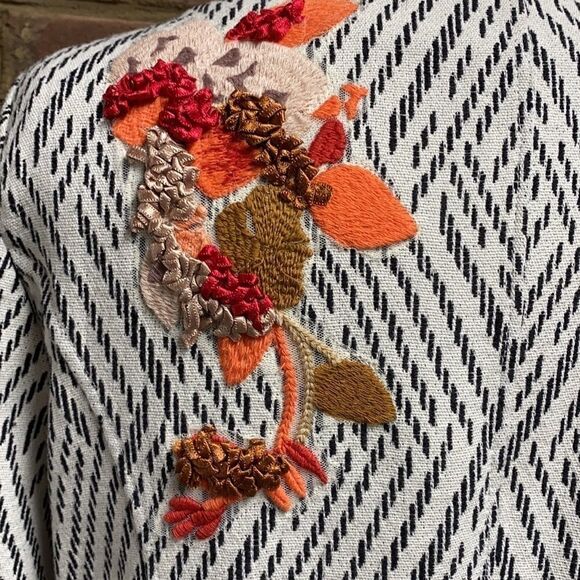 Chico’s Artisan Embroidered Applique Jacket - Picture 6 of 9